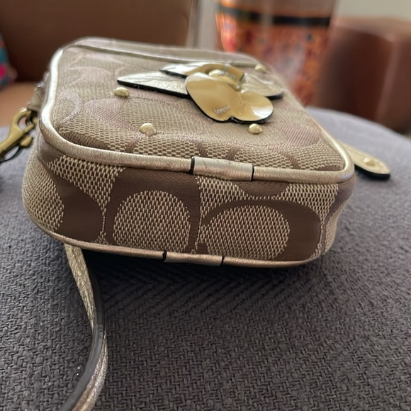 Coach wristlet accessory case. - Picture 7 of 7